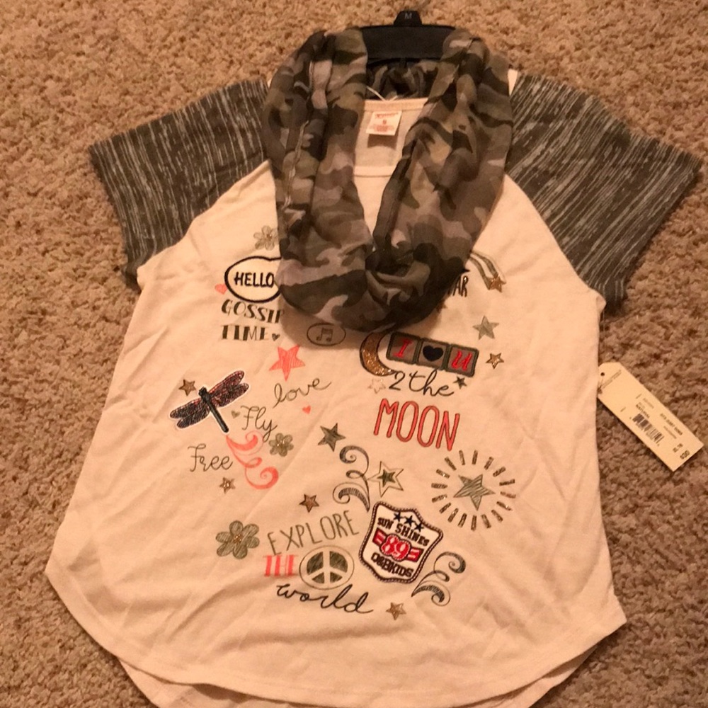 Girls shirt sleeve shirt with scarf